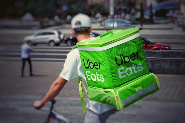 uber eats delivery cyclist